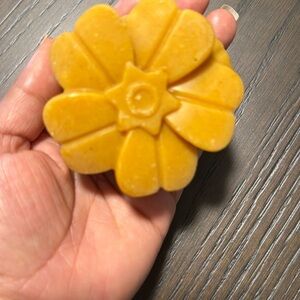 Handcrafted Flower-Shaped Soap turmeric